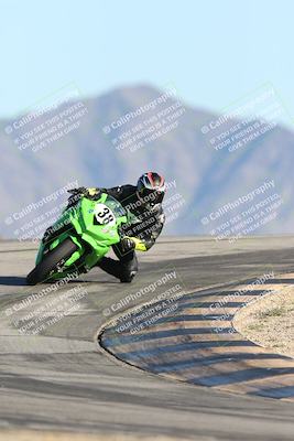 media/Dec-06-2025-CVMA (Sat) [[4a896cc04c]]/Race 9-500-400-350 Supersport/